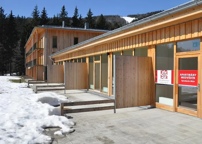 Medvedin מלון דירות *