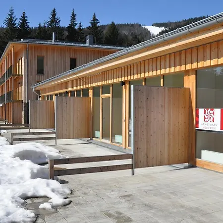 Medvedin Aparthotel *